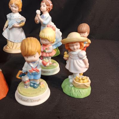 A VARIETY OF FIGURINES