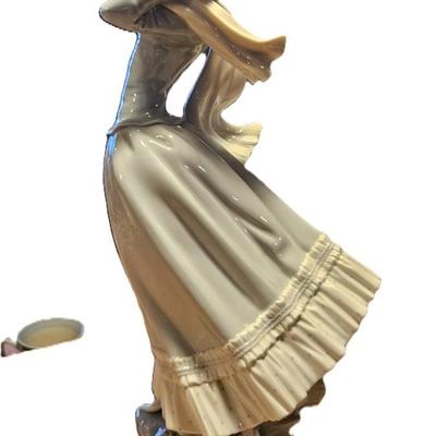 Retired Lladro Spring Breeze, #4936