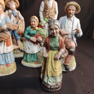 A COLLECTION OF FIGURINES