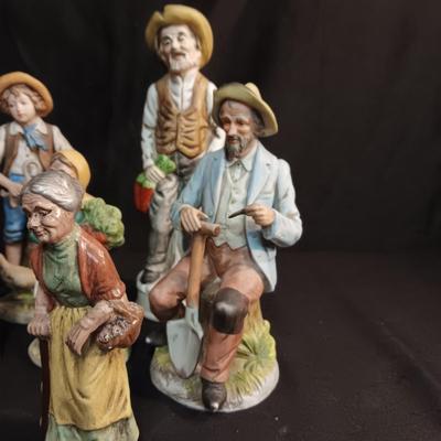 A COLLECTION OF FIGURINES