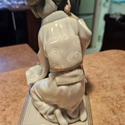 Retired Lladro Flower Arranger, #4840