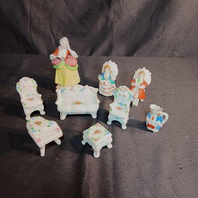 VICTORIAN STYLE PORCELAIN FURNITURE AND FIGURINES