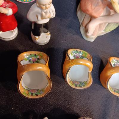 HOUSE OF LLOYDS HORSE AND CART, SMALL NORITAKE BASKETS AND MORE
