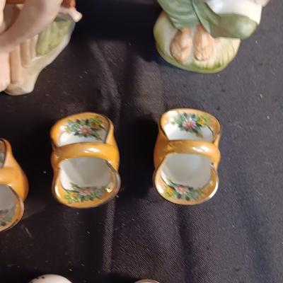 HOUSE OF LLOYDS HORSE AND CART, SMALL NORITAKE BASKETS AND MORE