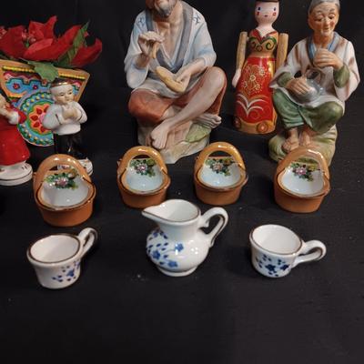HOUSE OF LLOYDS HORSE AND CART, SMALL NORITAKE BASKETS AND MORE