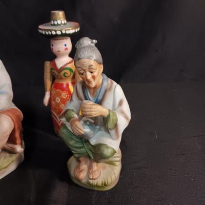 HOUSE OF LLOYDS HORSE AND CART, SMALL NORITAKE BASKETS AND MORE