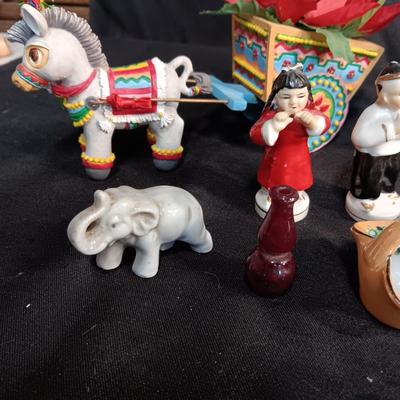 HOUSE OF LLOYDS HORSE AND CART, SMALL NORITAKE BASKETS AND MORE