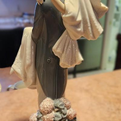 Retired Lladro Over the Threshold, #5282