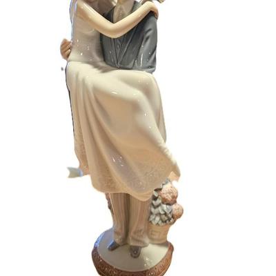Retired Lladro Over the Threshold, #5282