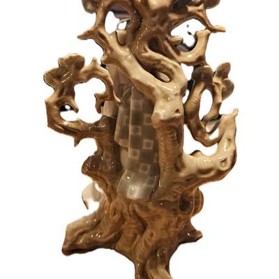 Retired Lladro Geisha Seated on a Tree Stump #4807