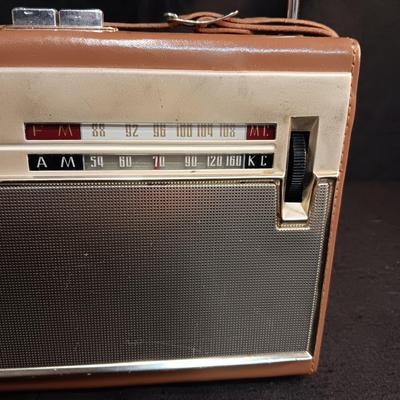 TRANCEL TRANSISTOR 10 RADIO IN A LEATHER CASE