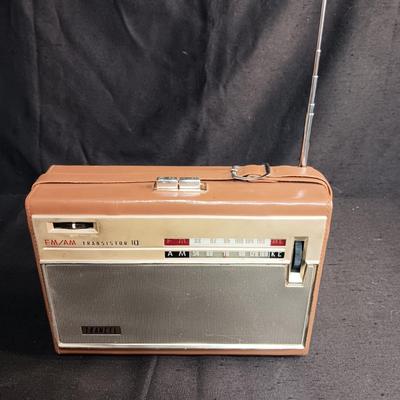 TRANCEL TRANSISTOR 10 RADIO IN A LEATHER CASE