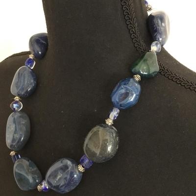 Large chunky agate vintage necklace with barrel clasp