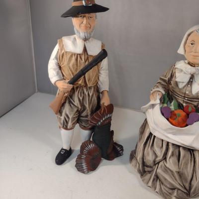 Pair of Thanksgiving Design Figurines
