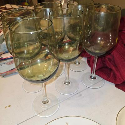 Set of 8 wine glasses
