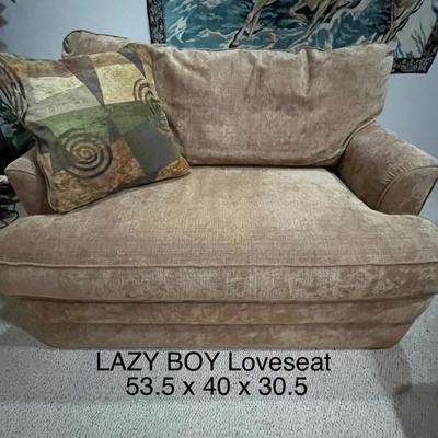 Sale Photo Thumbnail #2: Size: 53.5 x 40 x 30.5