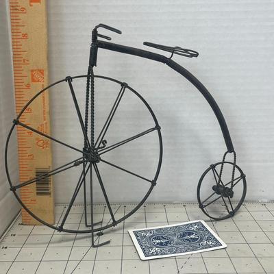 F&G Supplies Fantastic metal Penny Farthing bicycle