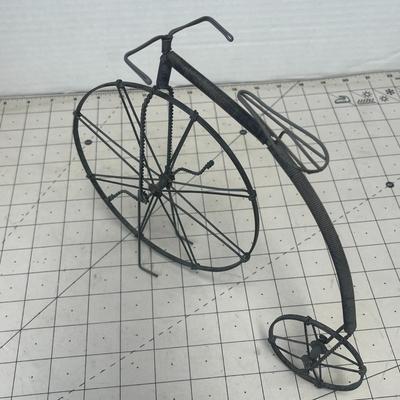 F&G Supplies Fantastic metal Penny Farthing bicycle
