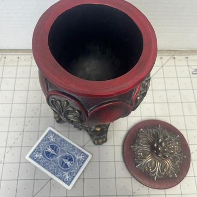 Baroque-Style Decorative Lidded Urn