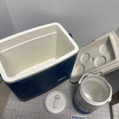 Iglo Legend 24 Cooler & Coleman 2L Jug
