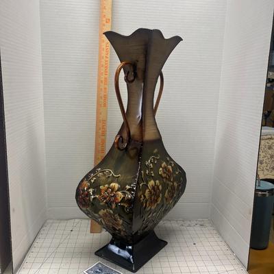 Sale Photo Thumbnail #747: Size: 25 inch Textured Finish and Elegant Silhouette