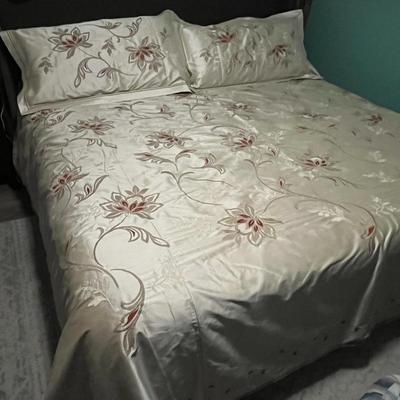 Martha Stewart Duvet Cover and Pillow Shames
