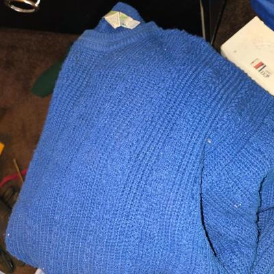 Mens sweater lot