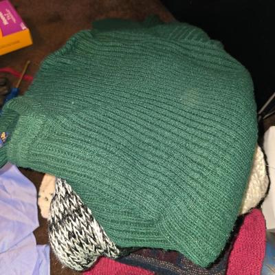 Mens sweater lot