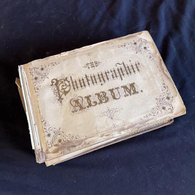 Antique Ornate Photo Album & Framed Photo’s (SR-DZ)