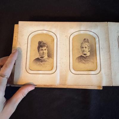 Antique Ornate Photo Album & Framed Photo’s (SR-DZ)