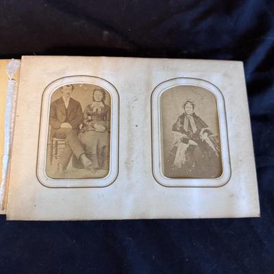 Antique Ornate Photo Album & Framed Photo’s (SR-DZ)