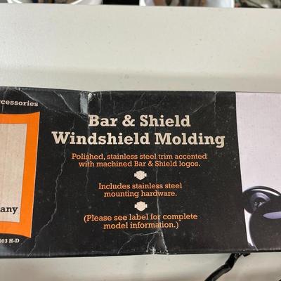 Harley-Davidson Bar & Shield Windshield Molding
