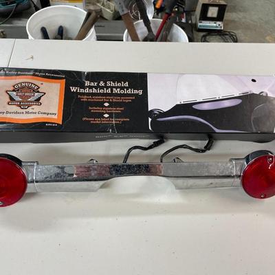 Harley-Davidson Bar & Shield Windshield Molding