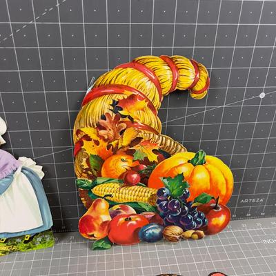 Vintage Thanks Giving Cut out Décor' COLLECTIBLE!!!!! Fun!!!!!