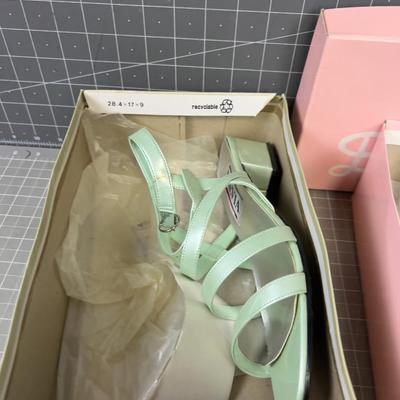 Vintage NEW in the Box, Satin pumps 