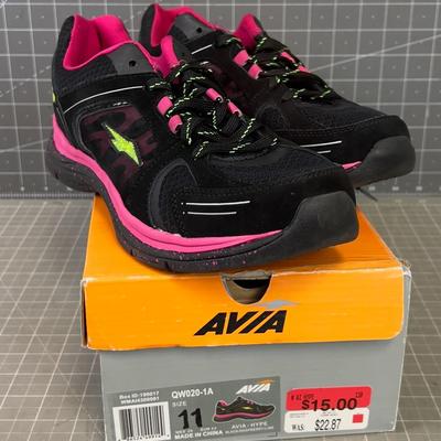 AVIA Size 11 