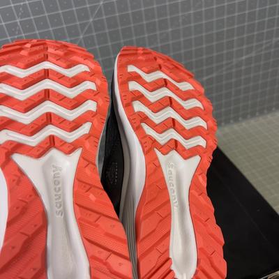 SAUCONY  Shoe Women's