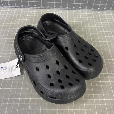 Nothinz - Crocks Youth Size 5 