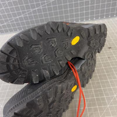 Women's La Sportiva Size 8-1/2 