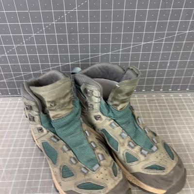Women's VASQUE, Used.