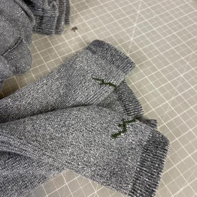 11 Pair of Mid Weight Crew Socks NEW 