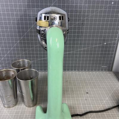 HAMILTON BEACH Original Vintage MILK SHAKE Machine, W/ 3 Cups