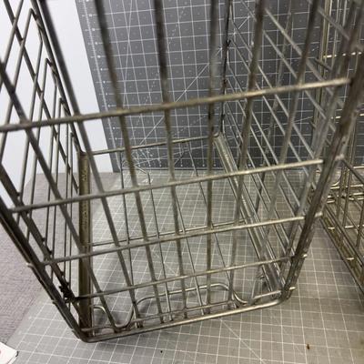 2 Wire Crates 