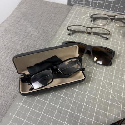 Sun Glass Lot, Lots of the too! 