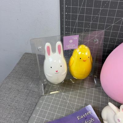 Pile of Easter Items Mixed lot 