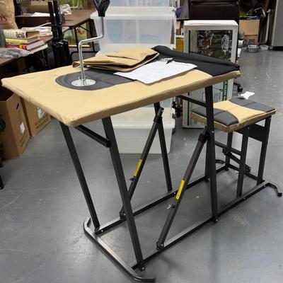 High Desert Deluxe Folding Bench, NEW 