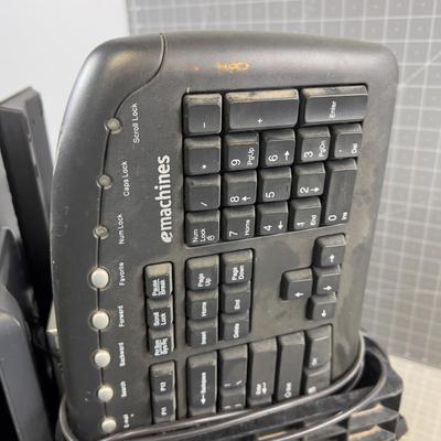 ELECTRONIC: Lap Tops, Key Boards, DVD players