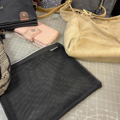 Back Packs, Purses, Clutches 