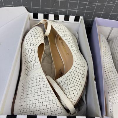SHOES (6) new or like new - White / Silver