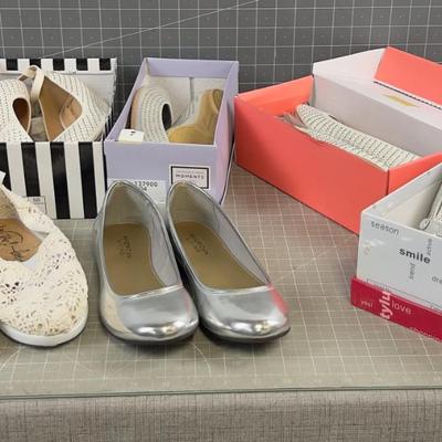 SHOES (6) new or like new - White / Silver